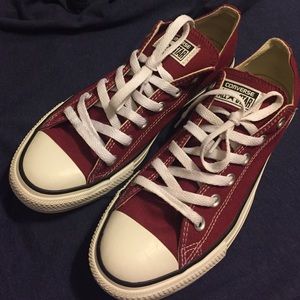 Maroon converse