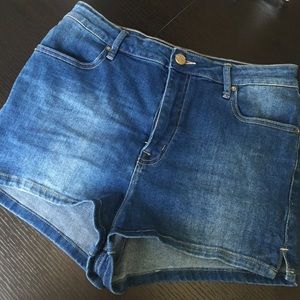 NWOT 31W BDG High Waisted Shorts