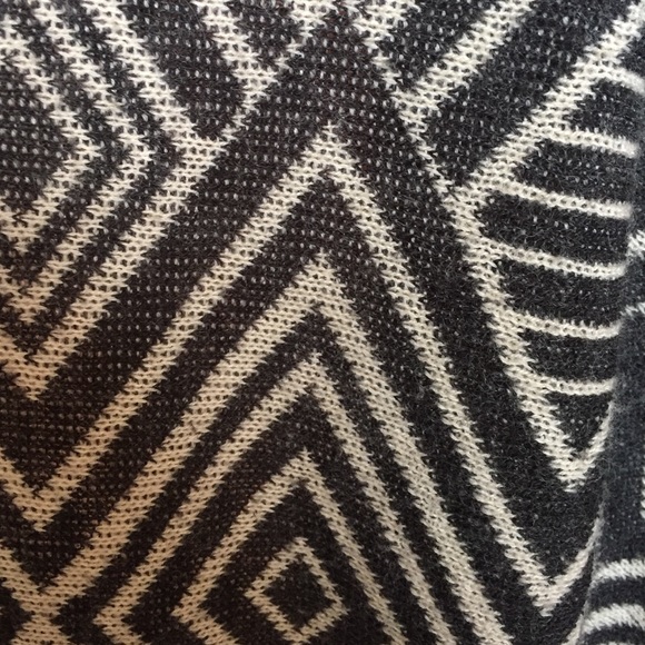 Knitted mini jacket - Picture 3 of 3