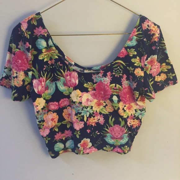 Soft cotton floral crop top