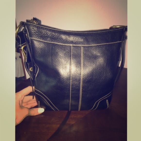 Authentic Black Coach Cross Body/Messenger Purse E