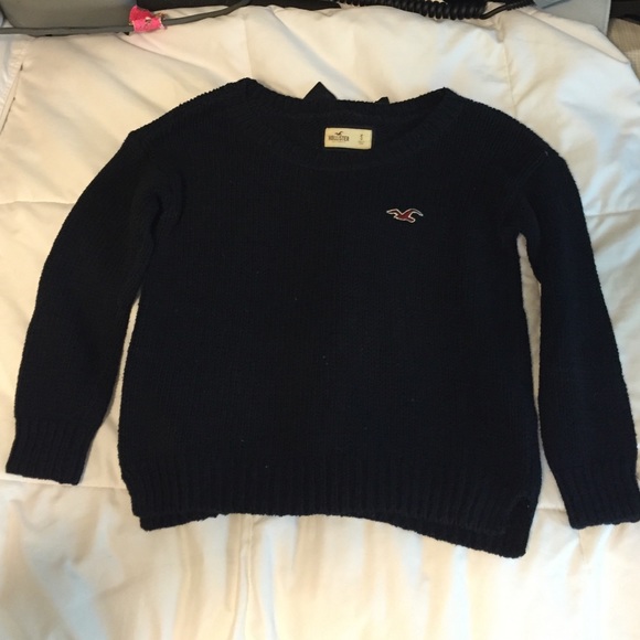 Hollister navy blue sweater