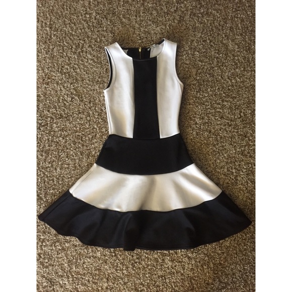 Black and White Dress - Picture 1 of 2