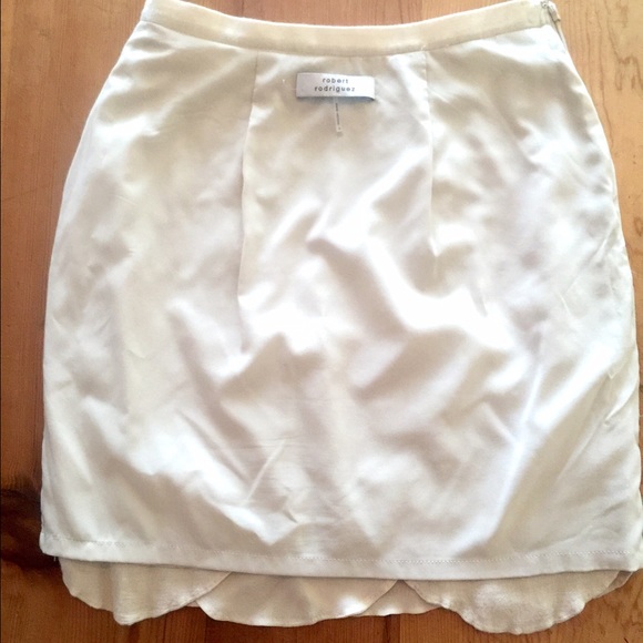 This is a beautiful petal  one of a kind skirt - Picture 4 of 4