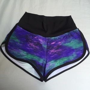 Lululemon drop it low shorts size 4