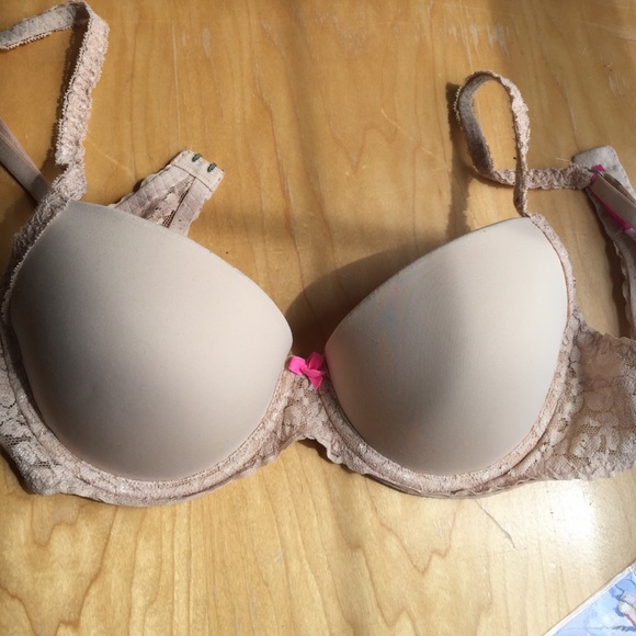 Victoria's Secret Nude push up Demi size 34C