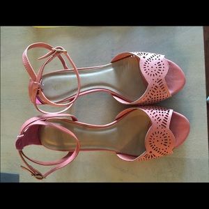 Via Uno open toed strap heel