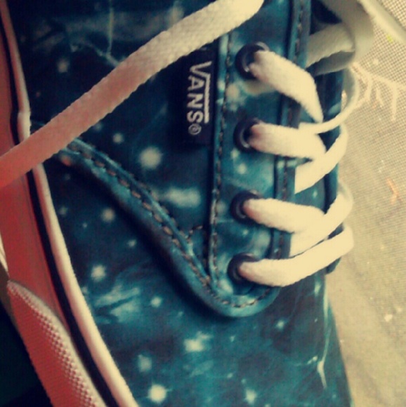 Cracked ice vans