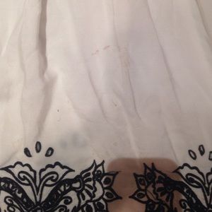 Dresses - White sun dress with black details. Dresses - White sun dress with black details.