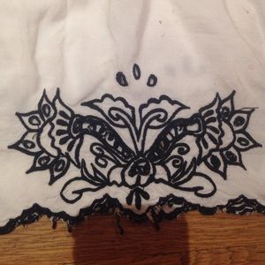 Dresses - White sun dress with black details. Dresses - White sun dress with black details.