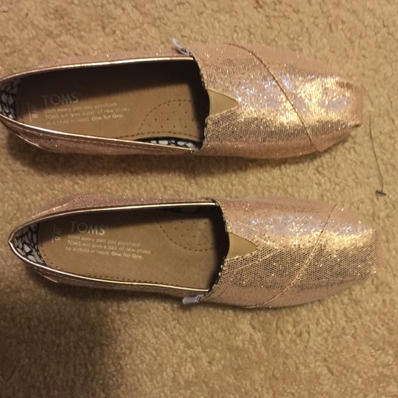 Tom's giltter gold brand new