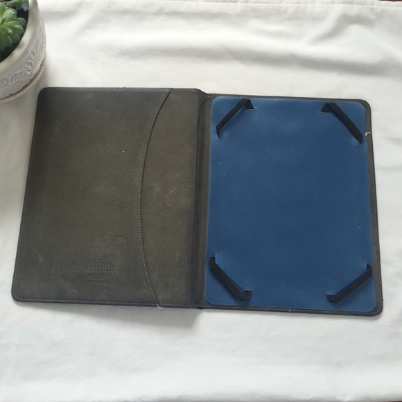 iPad case!📱 - Picture 2 of 3