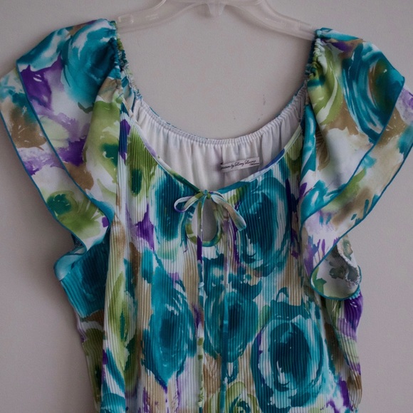 Faltering plus size top