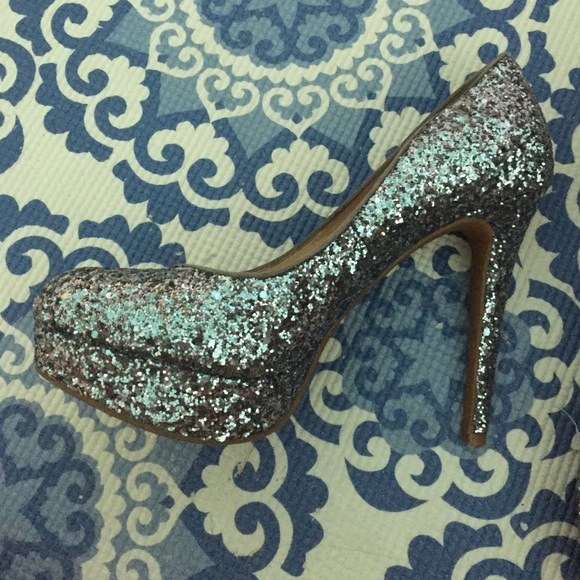 sparkly pumps