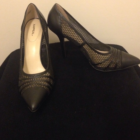 Shoes - Picture 2 of 4