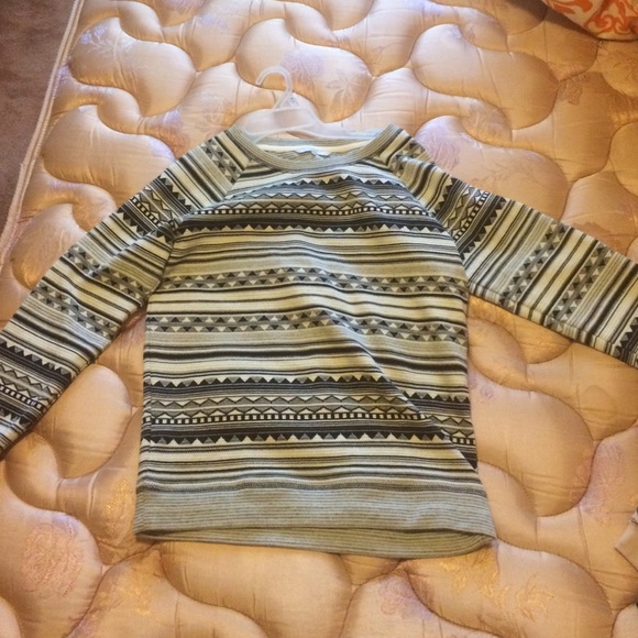 Tribal shirt - Picture 1 of 1