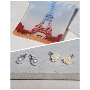 NWT  Jewelry Tray w/ 2 pairs of earrings