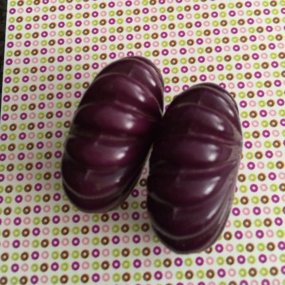 Vintage clip earrings