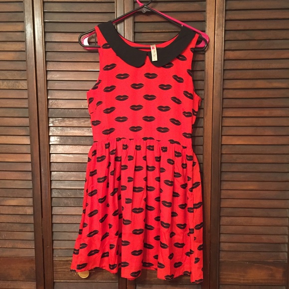 First Kiss Dress - Picture 2 of 4