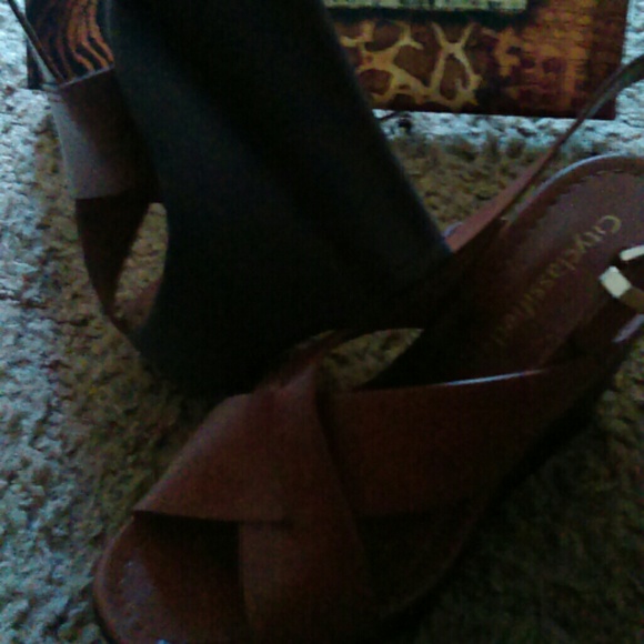 Shoes - Picture 3 of 3
