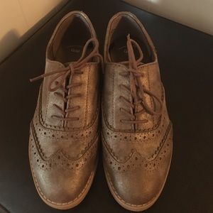 Gap Oxford Shoes! Size 6! NWOT!