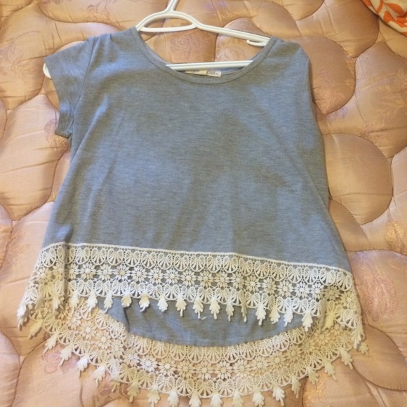 Laced crop top - Picture 1 of 1