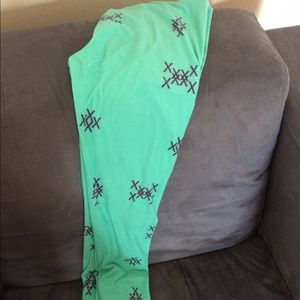 Brand new 2 PAIRleggings set. LulaRoe OS