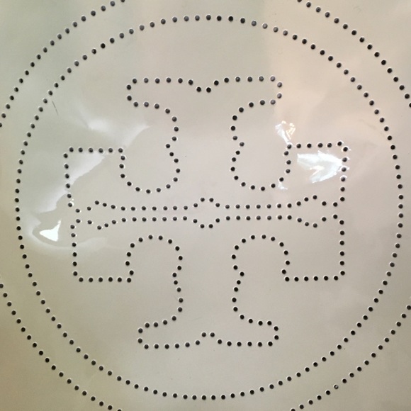 Tory Burch Tote/Has Dark Spot Frm No IDEA;( - Picture 3 of 4