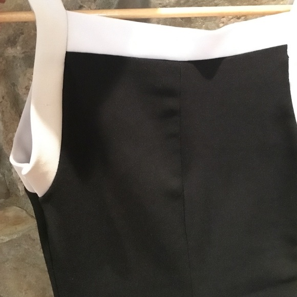 CLOSET CLOSING ✨ Black & white high neck dress - Picture 3 of 4