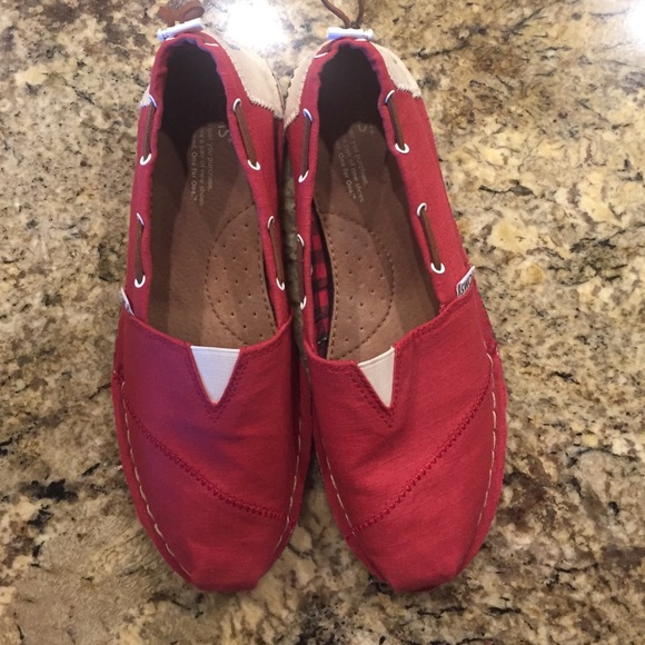 Toms canvas boat shoe slip on