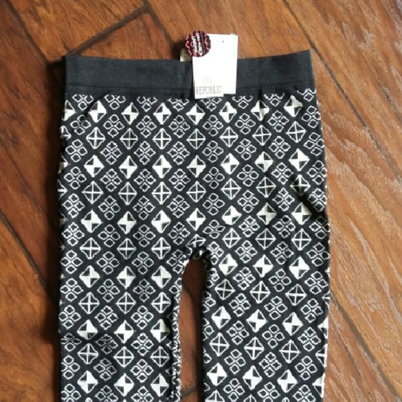 pink republic

 Pants - Black Cozy Fleece Leggings Size L Pink Republic