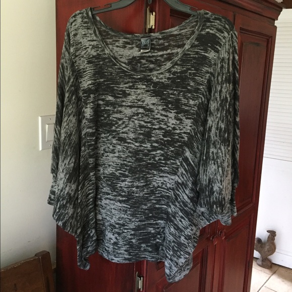 Freeloader Black & gray shirt