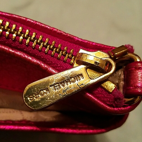 ⛤SALE ⛤MK Wristlet - Picture 4 of 4