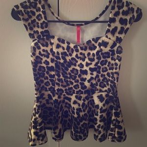 Dressy leopard top ❤️