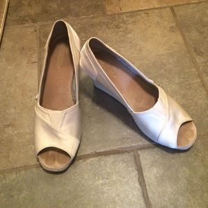 Cream colored Toms wedges