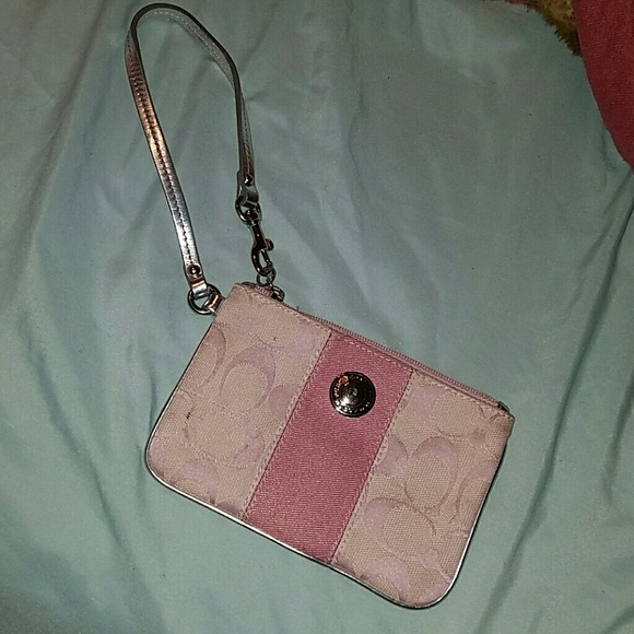 ⛤SALE ⛤Coach Wristlet - Picture 1 of 3