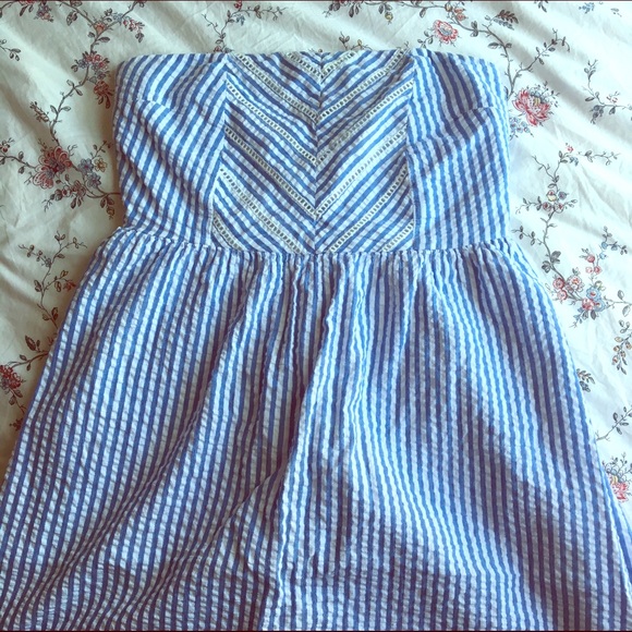 Strapless cute dress