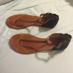 Lucky brand t strap sandal. 8.5. Black brown
