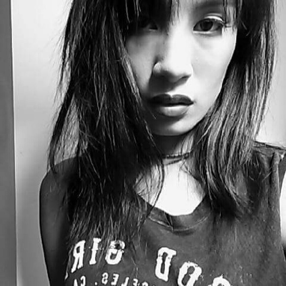 Meet your Posher, Christy - Picture 1 of 1