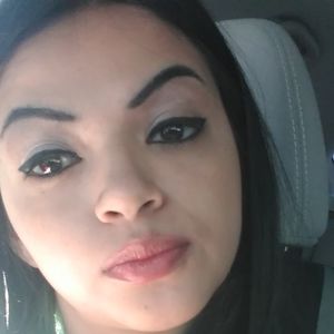 Meet your Posher, Adelina