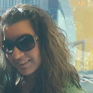 Meet your Posher, Essica