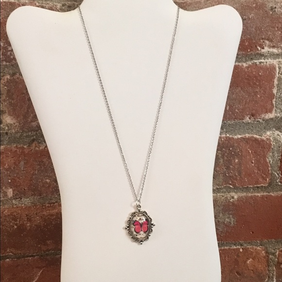 Silver butterfly cameo pendant necklace - Picture 3 of 4