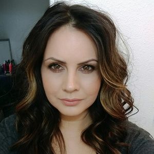 Meet your Posher, Candice