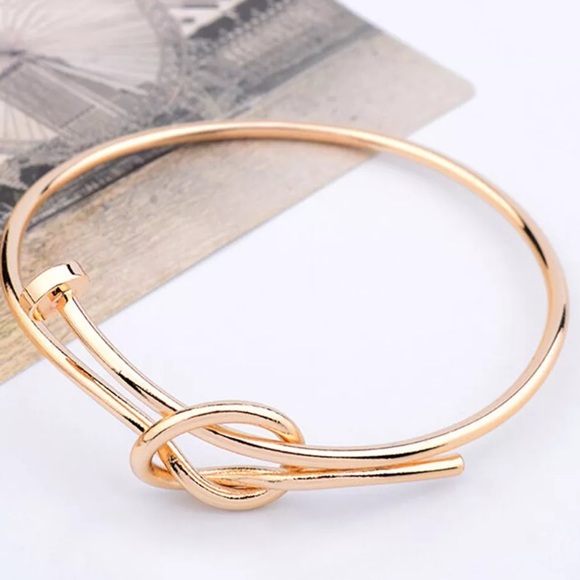 💙GOLD BANGLE 💙 - Picture 1 of 3