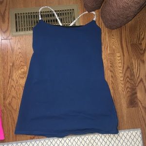 Lululemon tank.