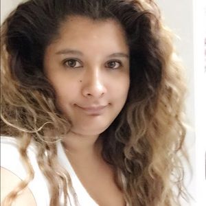 Meet your Posher, Isaura