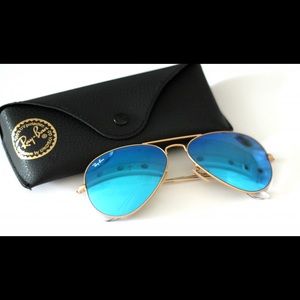 Blue reflective Ray ban aviator