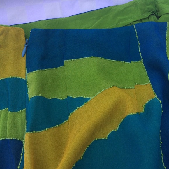 Multi colored skirt - Picture 3 of 4
