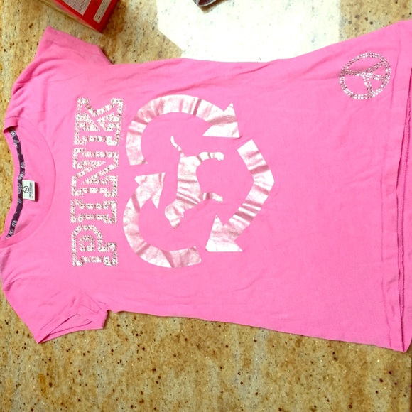 VS PINK sequin t-shirt w/ pink dog