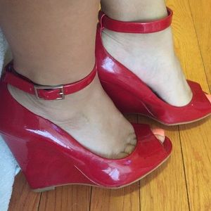 Aldo wedge ankle strap size 5